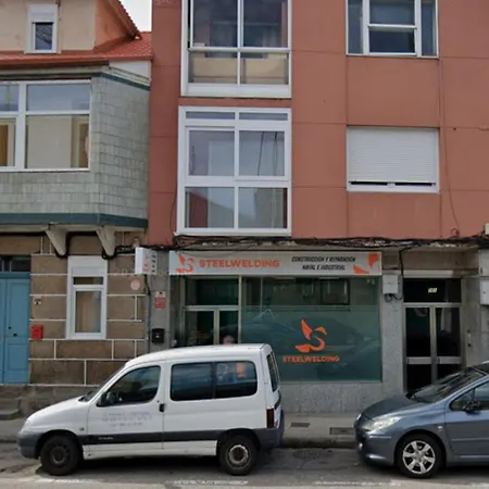 Apartment Amplio Con Terraza En Bouzas, Cerca De La Playa.