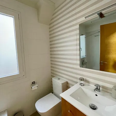 Apartment Amplio Con Terraza En Bouzas, Cerca De La Playa. *