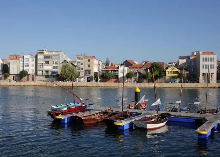 아파트 Amplio Con Terraza En Bouzas, Cerca De La Playa.