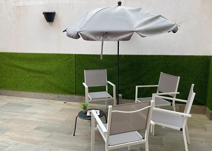 Amplio Con Terraza En Bouzas, Cerca De La Playa.